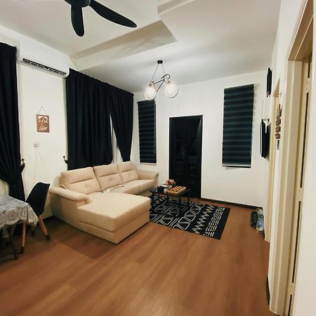 Homestay White Tokma Pantai Puteri Malacca Екстер'єр фото