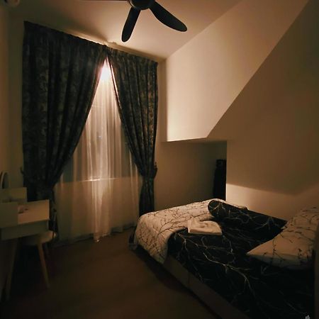 Homestay White Tokma Pantai Puteri Malacca Екстер'єр фото